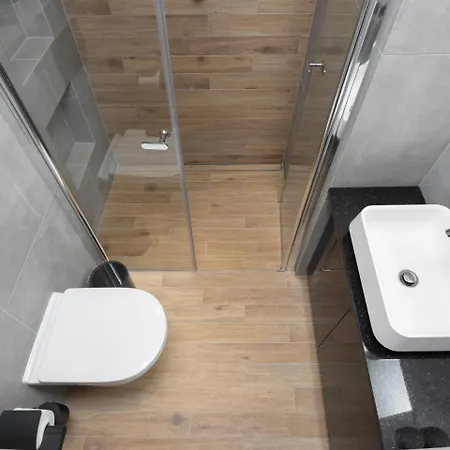 Wawel - Riverside Castle Krakow