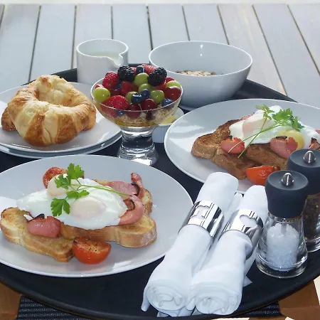 Wawel - Riverside Castle